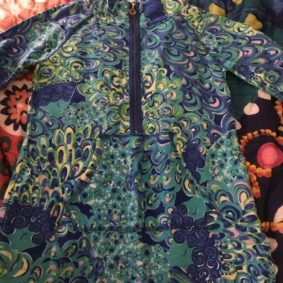 Lilly Pulitzer Lilly’s Lagoon Popover - Picture 2 of 5